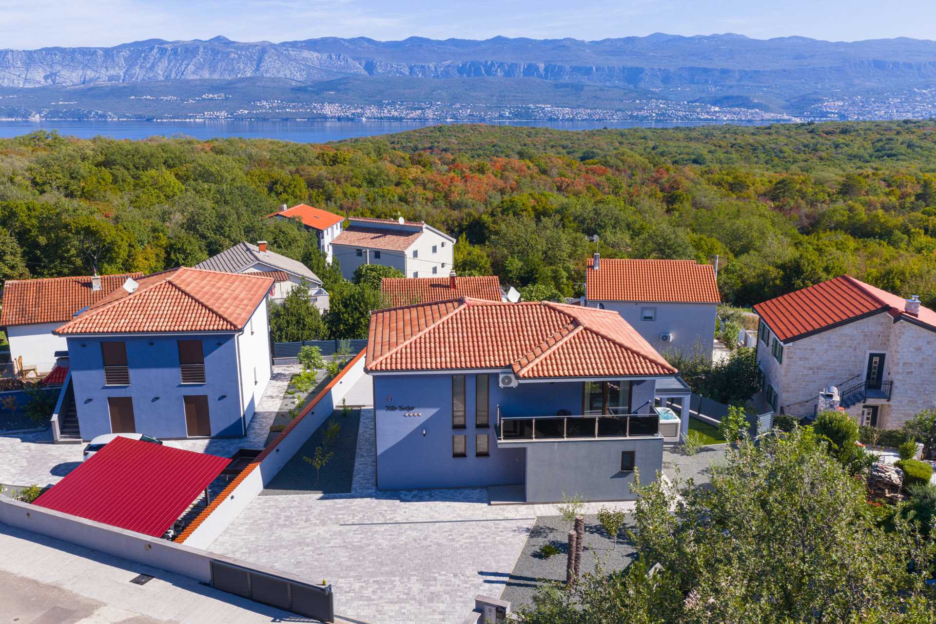 Villa Azur – Modern Villa with a Swimming Pool and Jacuzzi on the Island of Krk