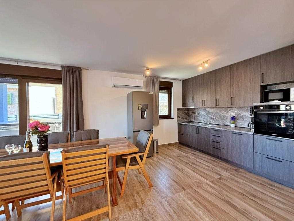 Villa Azur – moderna vila s bazenom i hidromasažnom kadom na otoku Krku