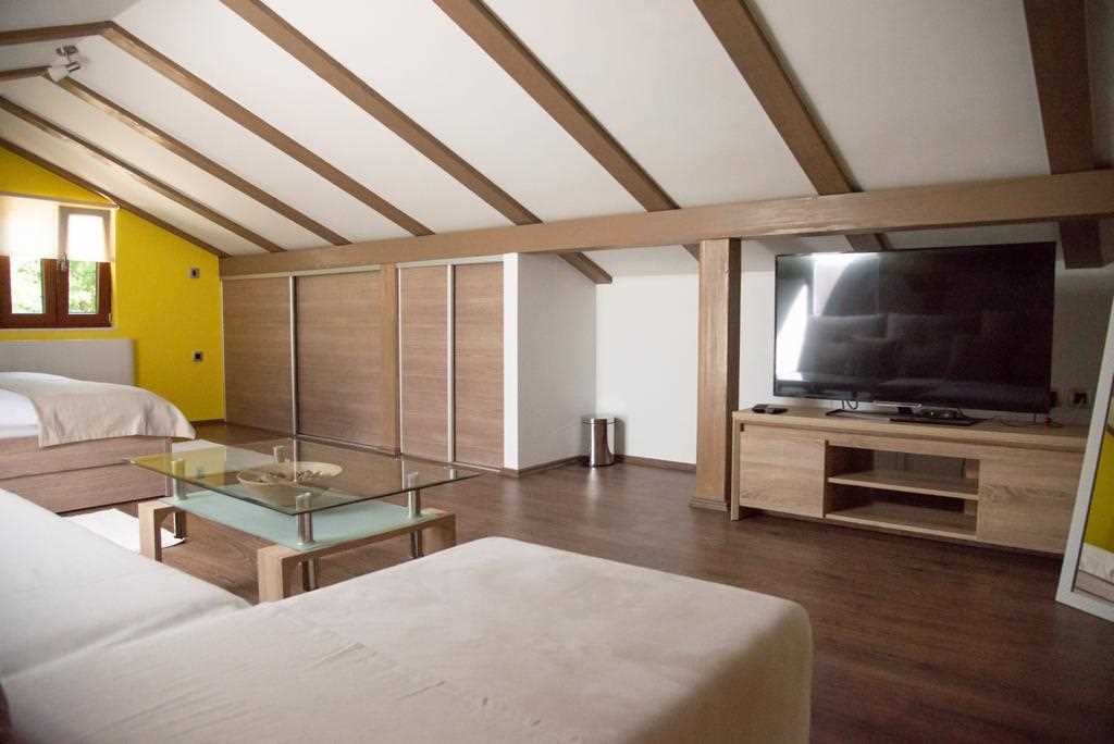 Villa with Heated Pool and Jacuzzi – Island Krk