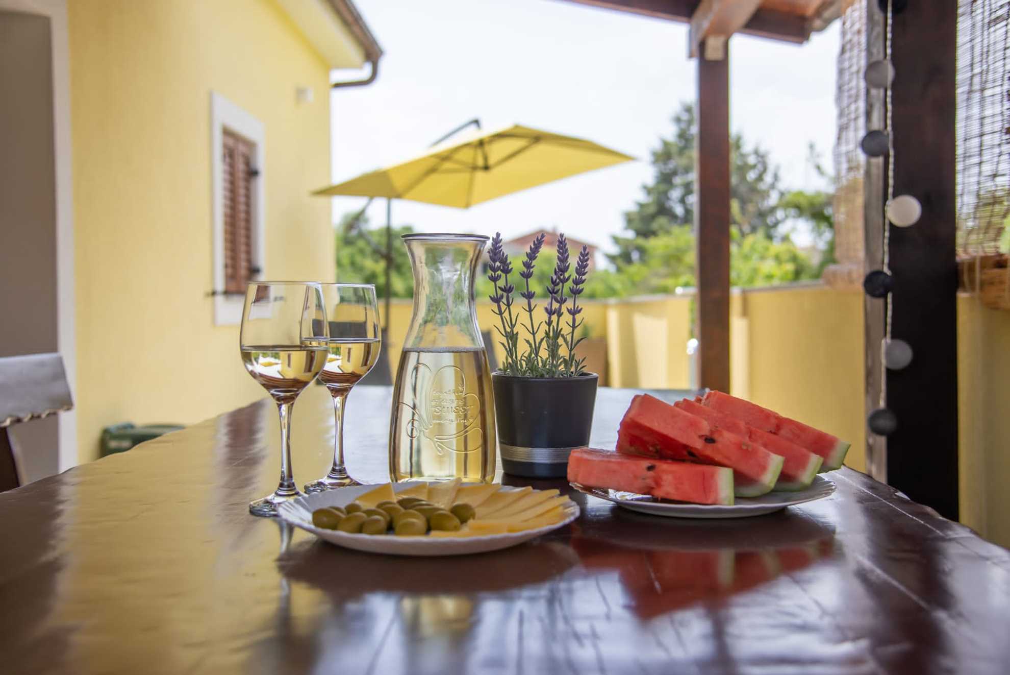 Villa with Heated Pool and Jacuzzi – Island Krk