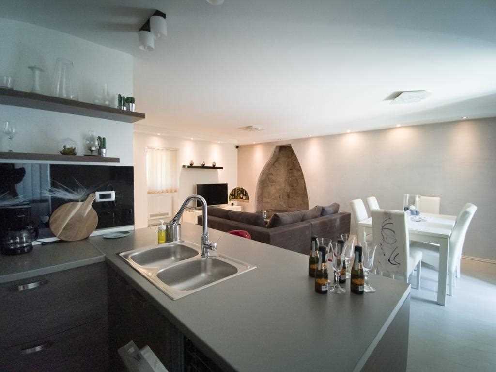Villa with Heated Pool and Jacuzzi – Island Krk