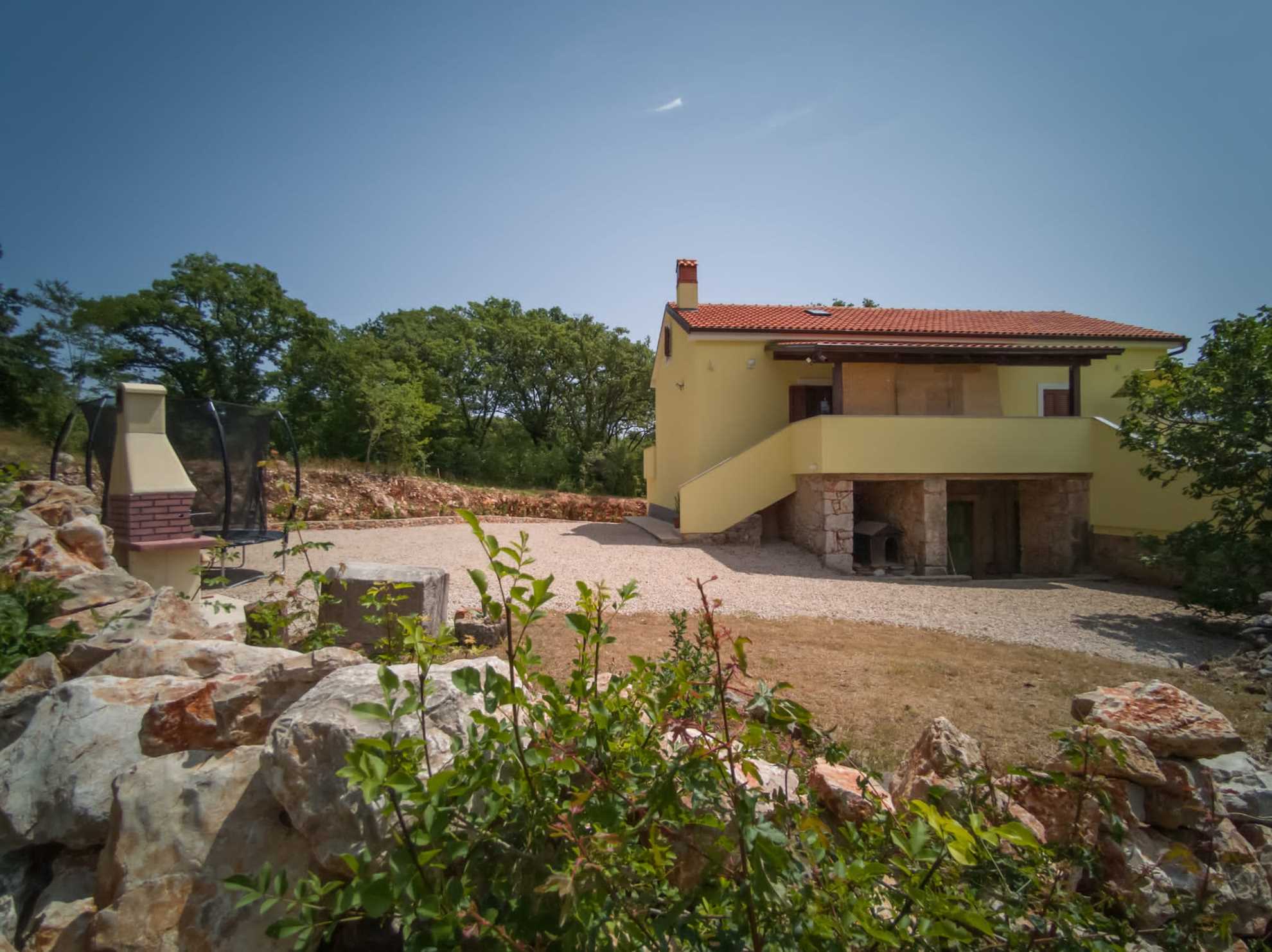 Villa with Heated Pool and Jacuzzi – Island Krk