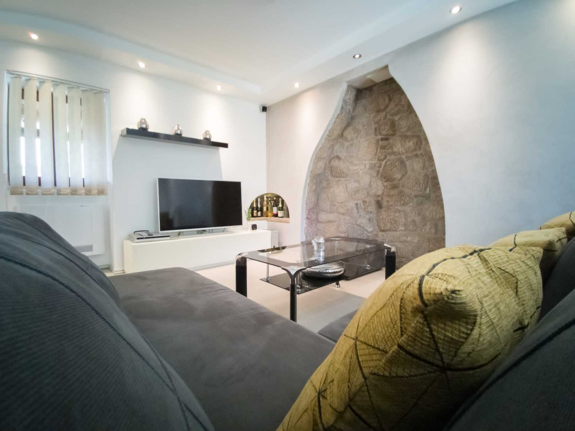 Villa with Heated Pool and Jacuzzi – Island Krk