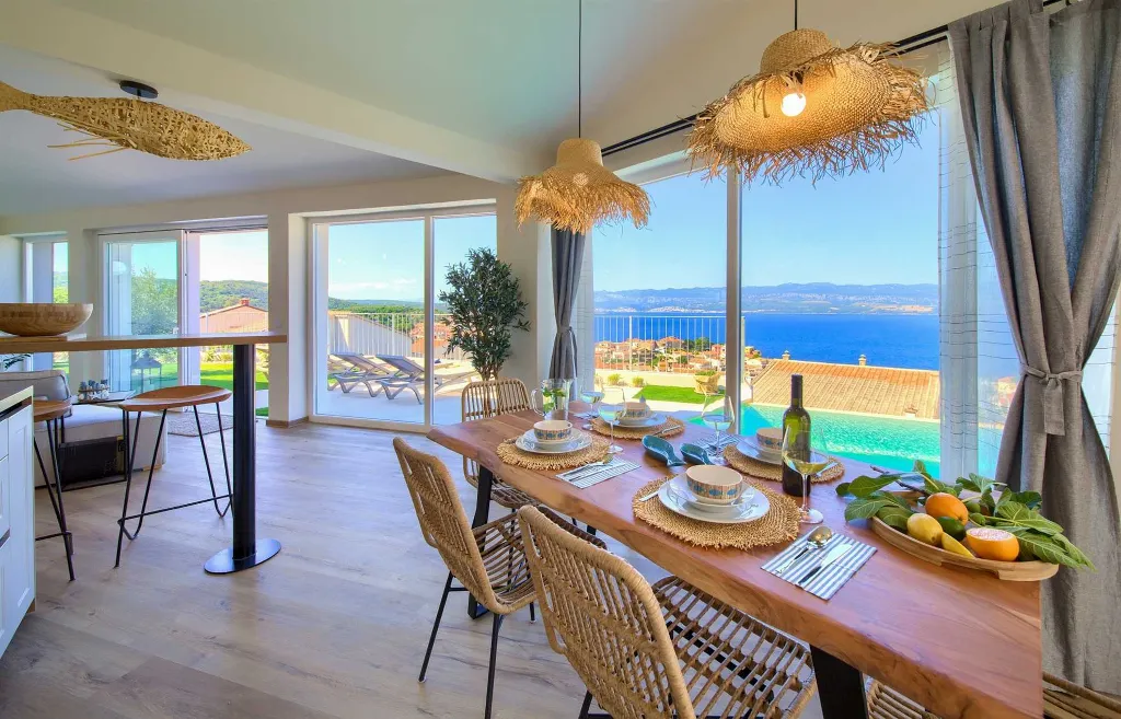 Vrbnik Villa for 6 Guests with Heated Infinity Pool