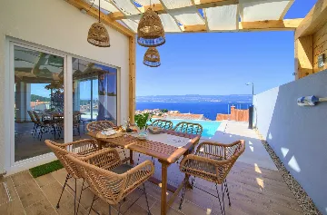 Vrbnik Villa for 6 Guests with Heated Infinity Pool