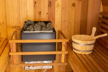 Vrbnik Villa for 6 Guests with Heated Infinity Pool