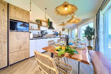 Vrbnik Villa for 6 Guests with Heated Infinity Pool