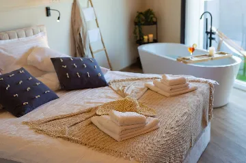 Vrbnik Villa for 6 Guests with Heated Infinity Pool