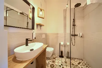 Vrbnik Villa for 6 Guests with Heated Infinity Pool