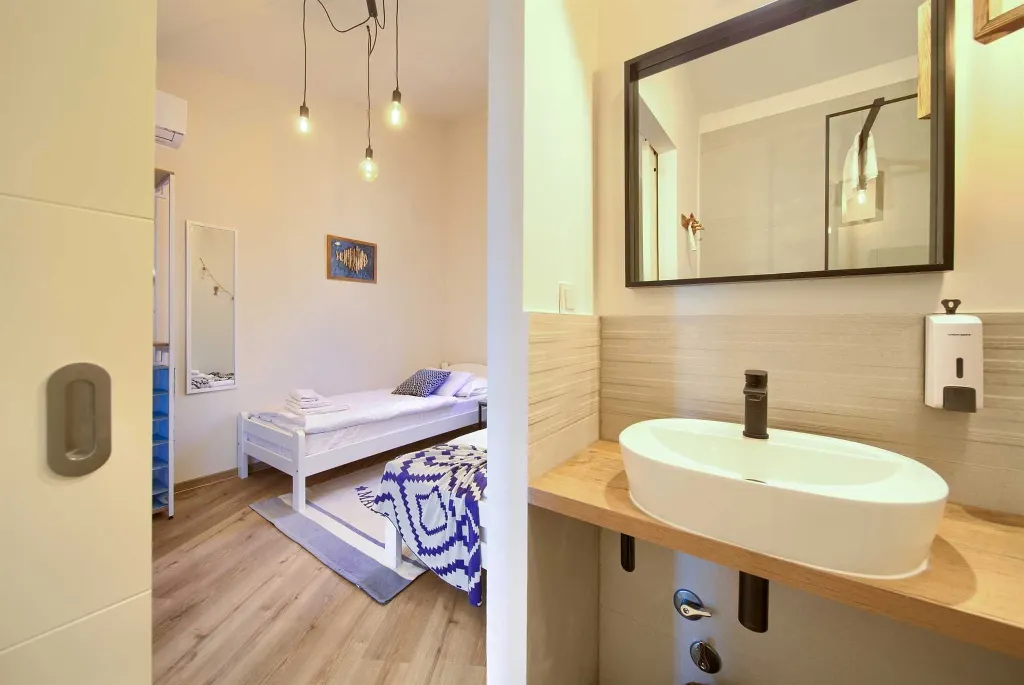 Vrbnik Villa for 6 Guests with Heated Infinity Pool