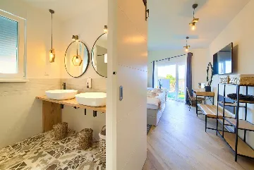 Vrbnik Villa for 6 Guests with Heated Infinity Pool