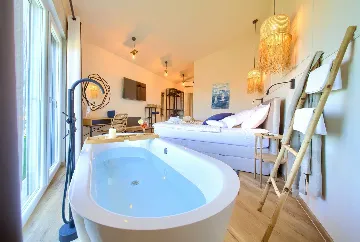 Vrbnik Villa for 6 Guests with Heated Infinity Pool