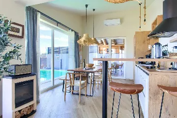 Vrbnik Villa for 6 Guests with Heated Infinity Pool