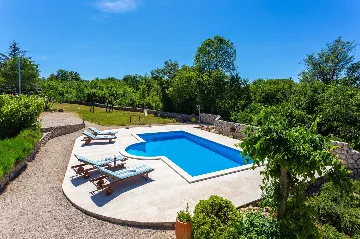 Villa with Pool for 6 in Rasopasno