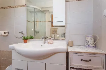 Villa with Pool for 6 in Rasopasno