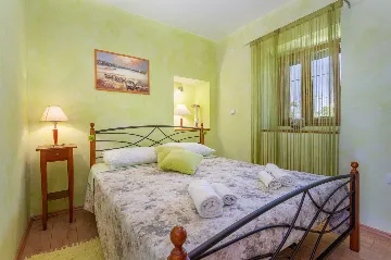 Villa with Pool for 6 in Rasopasno