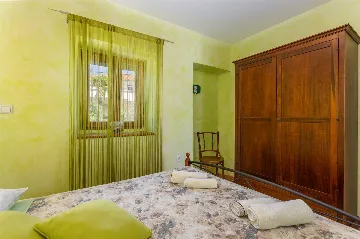 Villa with Pool for 6 in Rasopasno