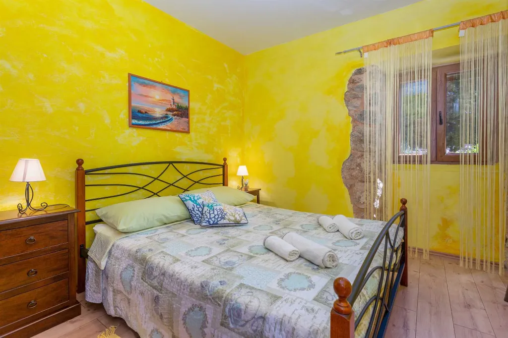 Villa with Pool for 6 in Rasopasno