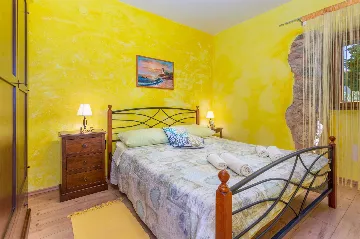 Villa with Pool for 6 in Rasopasno