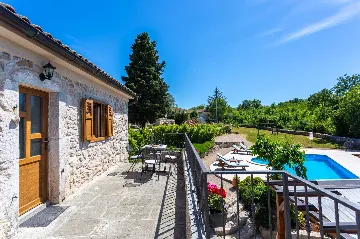 Villa with Pool for 6 in Rasopasno