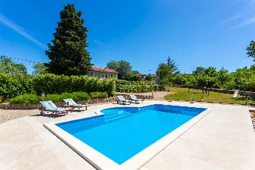 Villa with Pool for 6 in Rasopasno