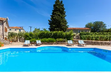 Villa with Pool for 6 in Rasopasno