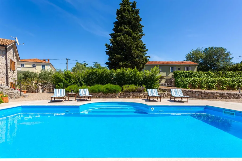 Villa with Pool for 6 in Rasopasno