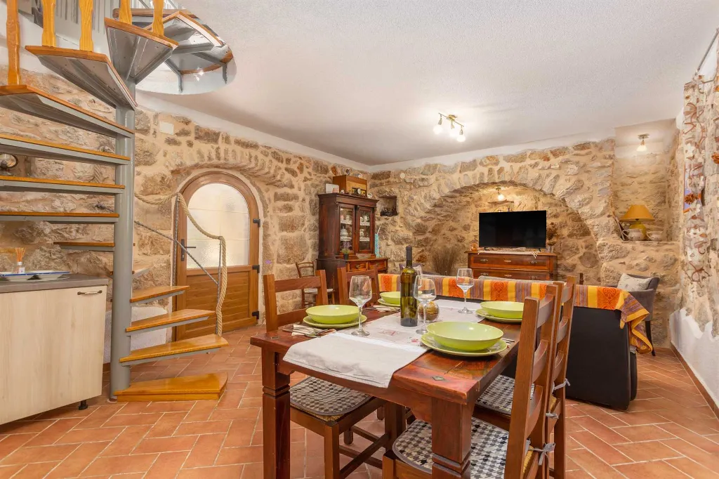 Villa with Pool for 6 in Rasopasno