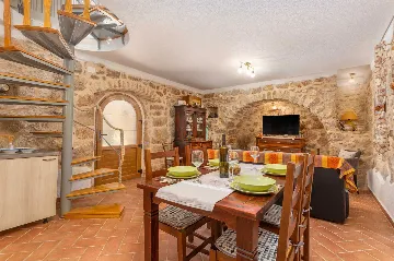 Villa with Pool for 6 in Rasopasno