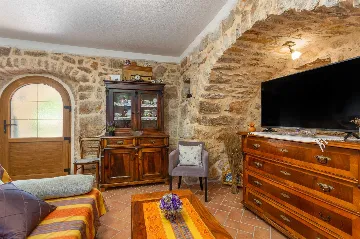 Villa with Pool for 6 in Rasopasno