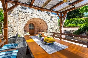 Villa with Pool for 6 in Rasopasno