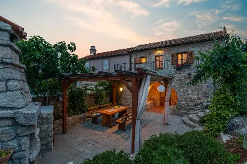 Villa with Pool for 6 in Rasopasno