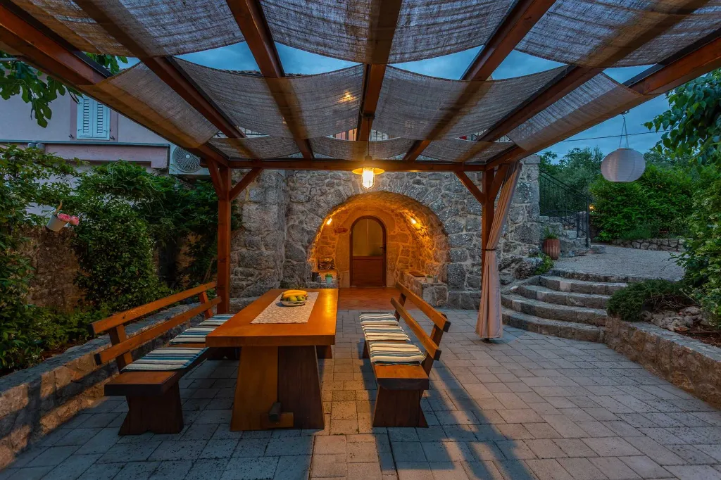 Villa with Pool for 6 in Rasopasno
