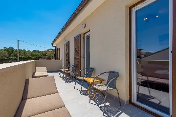 Villa in Vrbnik (Krk) for 6 Guests