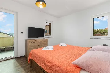 Villa in Vrbnik (Krk) for 6 Guests