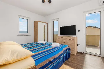 Villa in Vrbnik (Krk) for 6 Guests