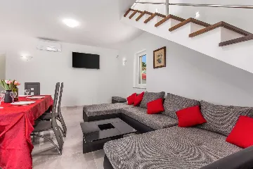 Villa in Vrbnik (Krk) for 6 Guests