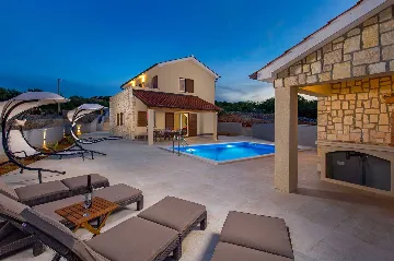 Villa in Vrbnik (Krk) for 6 Guests