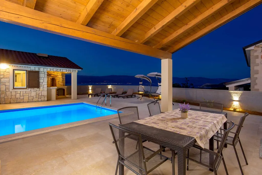 Villa in Vrbnik (Krk) for 6 Guests