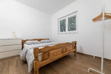 Four-Bedroom Villa with Pool in Rasopasno