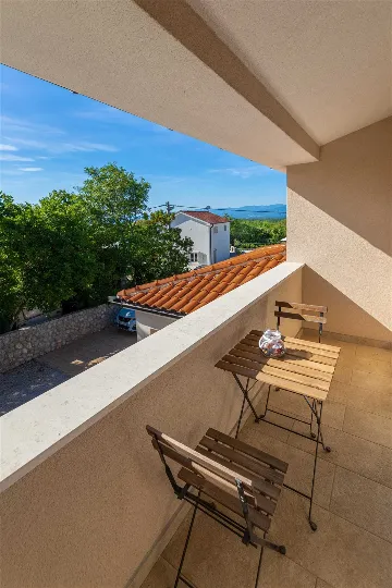 Four-Bedroom Villa with Pool in Rasopasno