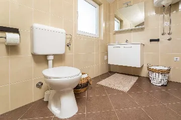 Four-Bedroom Villa with Pool in Rasopasno