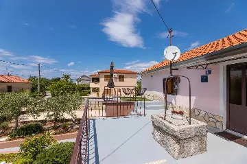 Stone Villa in Gabonjin (Krk) for Up to 5 Guests