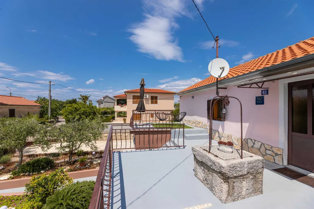 Stone Villa in Gabonjin (Krk) for Up to 5 Guests