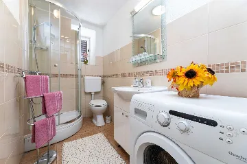 Stone Villa in Gabonjin (Krk) for Up to 5 Guests