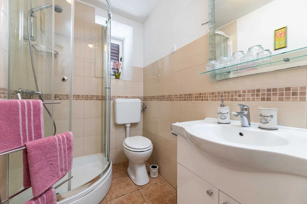 Stone Villa in Gabonjin (Krk) for Up to 5 Guests