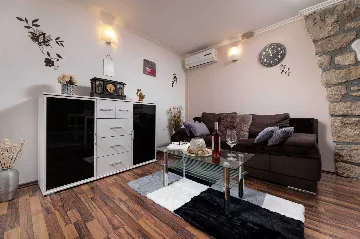 Stone Villa in Gabonjin (Krk) for Up to 5 Guests