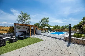 Stone Villa in Gabonjin (Krk) for Up to 5 Guests
