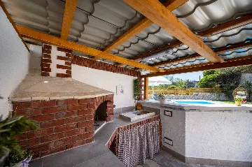 Stone Villa in Gabonjin (Krk) for Up to 5 Guests