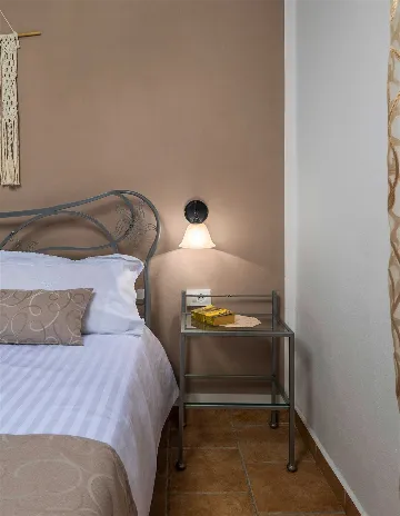 Villa for 8 Guests in Nedešćina with Pool